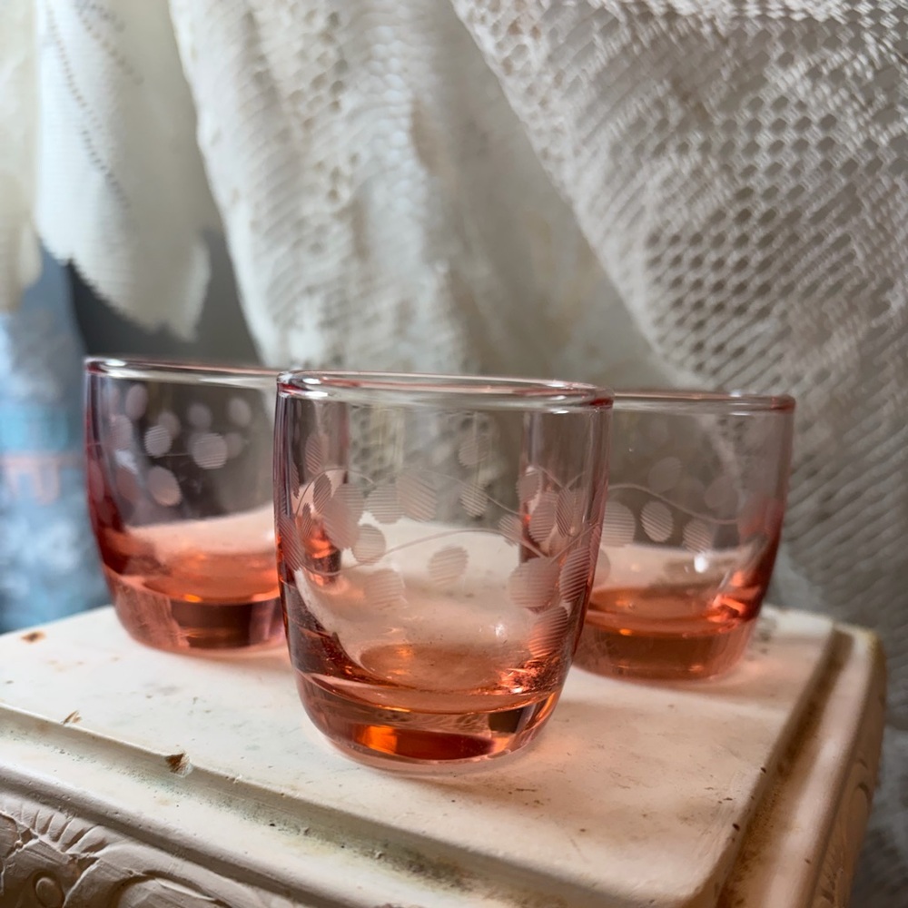 Vintage Pink Depression Glass Shot Glasses - Etched Grape on Grid Set of 3 1920
